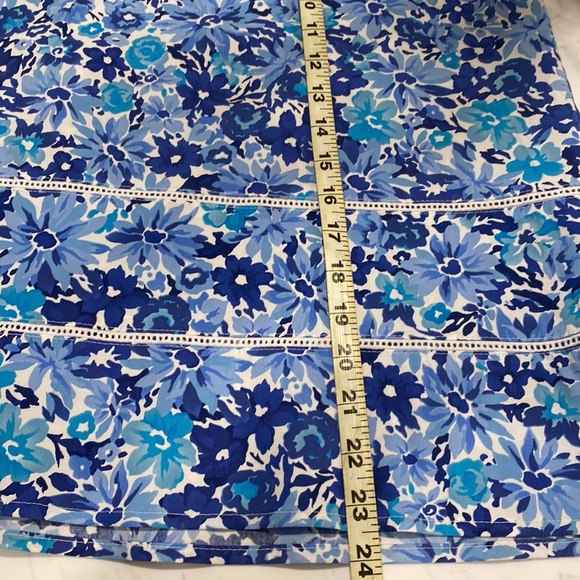 SALE‼️ NWT St John’s Bay Blue Daisy Floral skirt 
Size 8 - Picture 8 of 8
